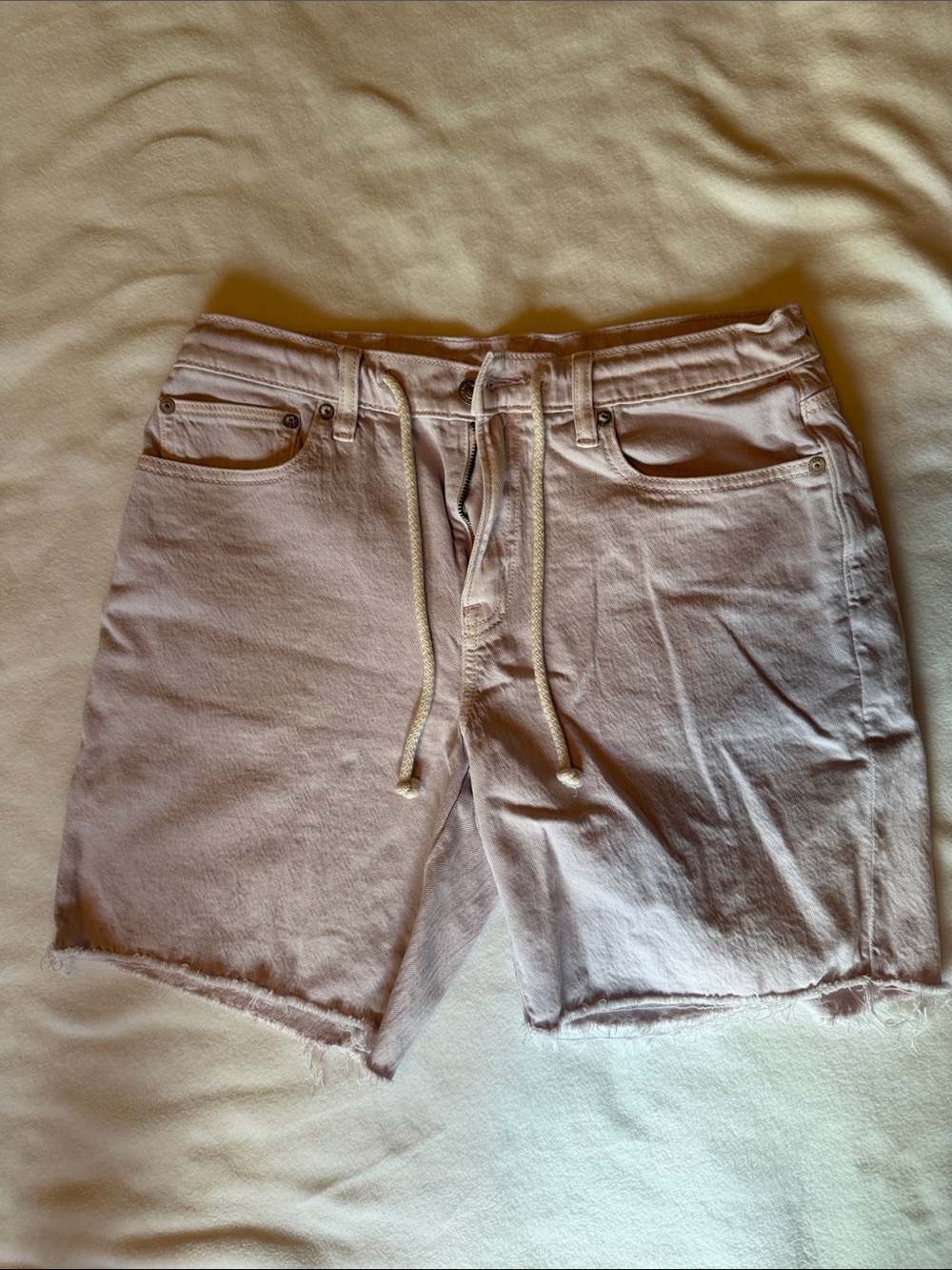 Women’s low rise, baggy, American Eagle denim short with Drawstring - Light pink